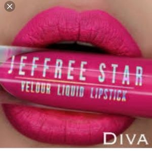Jeffree Star liquid lipstick in diva